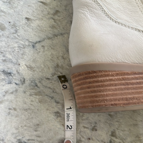 Dolce Vita shoes, booty style soft ivory leather size 8 - Picture 10 of 10